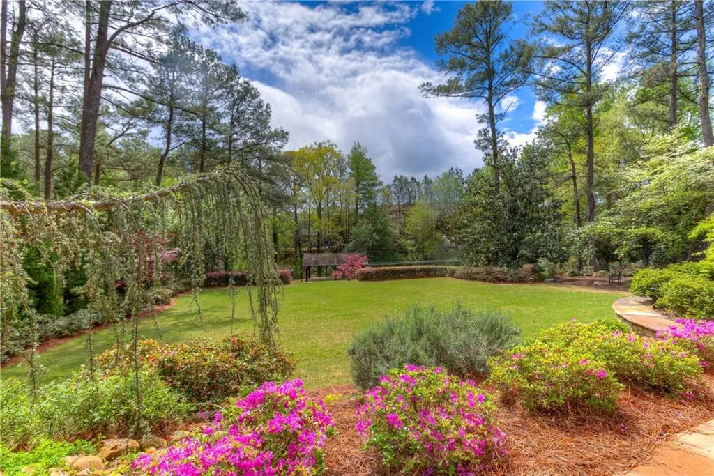 1503 Sunnybrook Farm Road, Sandy Springs, Georgia 30350, 6 Bedrooms Bedrooms, ,6 BathroomsBathrooms,Residential,Sold,1503 Sunnybrook Farm Road,5832993