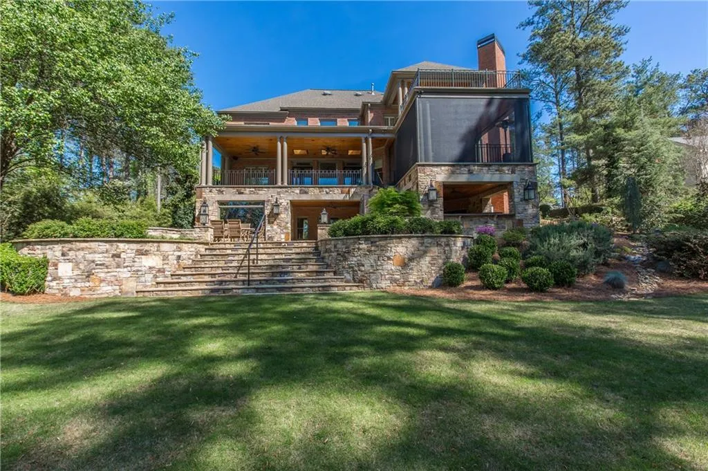 1503 Sunnybrook Farm Road, Sandy Springs, Georgia 30350, 6 Bedrooms Bedrooms, ,6 BathroomsBathrooms,Residential,Sold,1503 Sunnybrook Farm Road,5832993