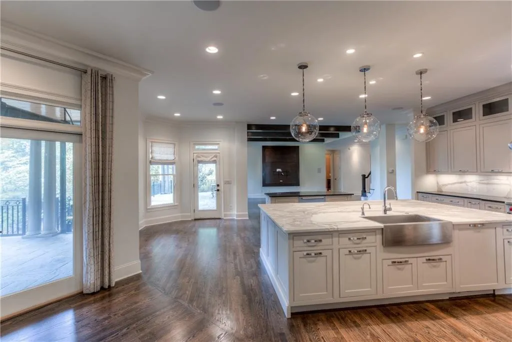 1503 Sunnybrook Farm Road, Sandy Springs, Georgia 30350, 6 Bedrooms Bedrooms, ,6 BathroomsBathrooms,Residential,Sold,1503 Sunnybrook Farm Road,5832993