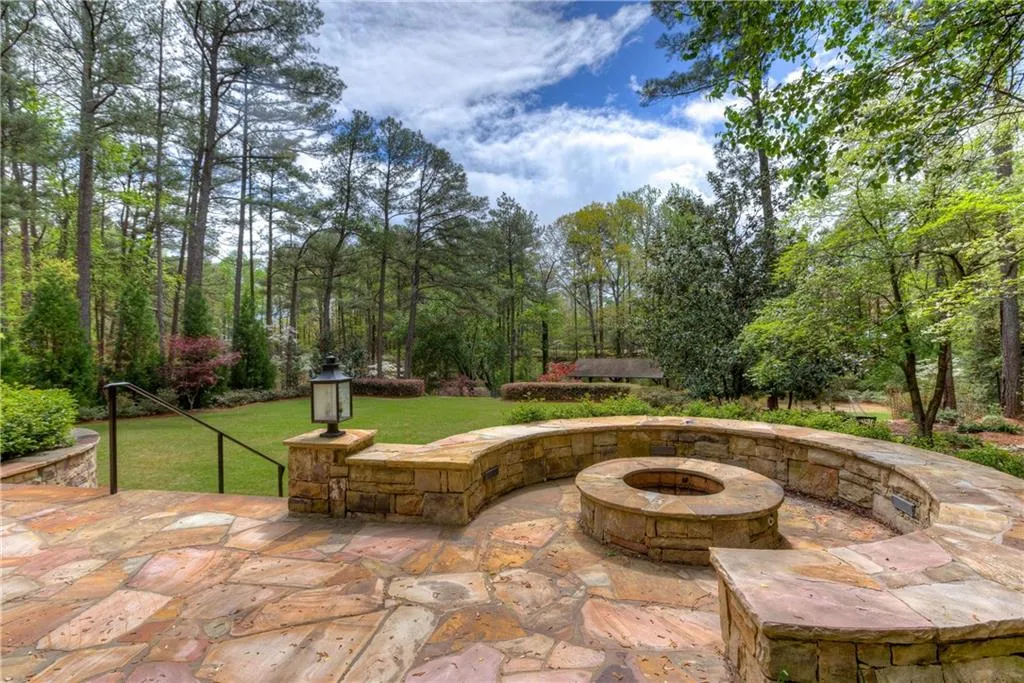 1503 Sunnybrook Farm Road, Sandy Springs, Georgia 30350, 6 Bedrooms Bedrooms, ,6 BathroomsBathrooms,Residential,Sold,1503 Sunnybrook Farm Road,5832993