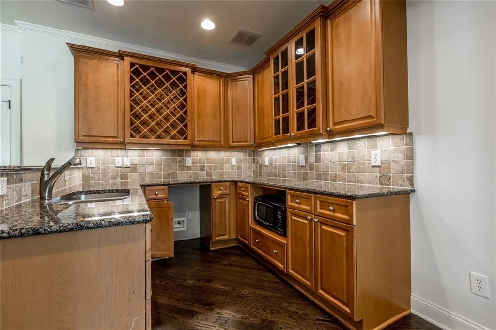 1503 Sunnybrook Farm Road, Sandy Springs, Georgia 30350, 6 Bedrooms Bedrooms, ,6 BathroomsBathrooms,Residential,Sold,1503 Sunnybrook Farm Road,5832993