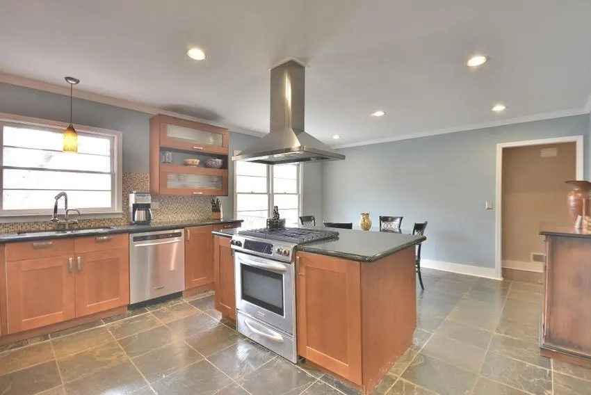 348 Hilderbrand Drive, Atlanta, Georgia 30328, 3 Bedrooms Bedrooms, ,3 BathroomsBathrooms,Residential,Sold,348 Hilderbrand Drive,5822017