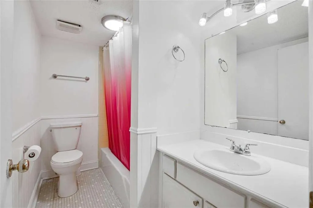 7124 Stonington, Sandy Springs, Georgia 30328, 3 Bedrooms Bedrooms, ,2 BathroomsBathrooms,Residential,Sold,7124 Stonington,6834705