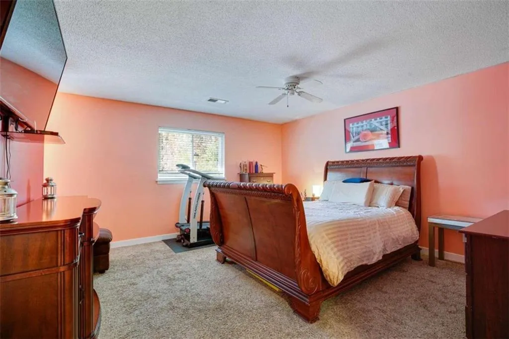 7124 Stonington, Sandy Springs, Georgia 30328, 3 Bedrooms Bedrooms, ,2 BathroomsBathrooms,Residential,Sold,7124 Stonington,6834705