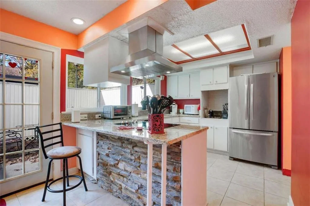 7124 Stonington, Sandy Springs, Georgia 30328, 3 Bedrooms Bedrooms, ,2 BathroomsBathrooms,Residential,Sold,7124 Stonington,6834705