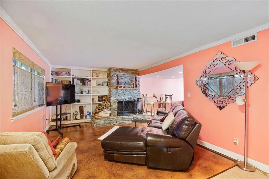 7124 Stonington, Sandy Springs, Georgia 30328, 3 Bedrooms Bedrooms, ,2 BathroomsBathrooms,Residential,Sold,7124 Stonington,6834705