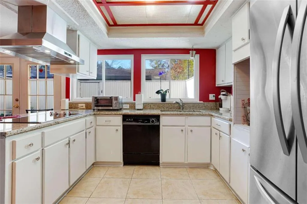 7124 Stonington, Sandy Springs, Georgia 30328, 3 Bedrooms Bedrooms, ,2 BathroomsBathrooms,Residential,Sold,7124 Stonington,6834705