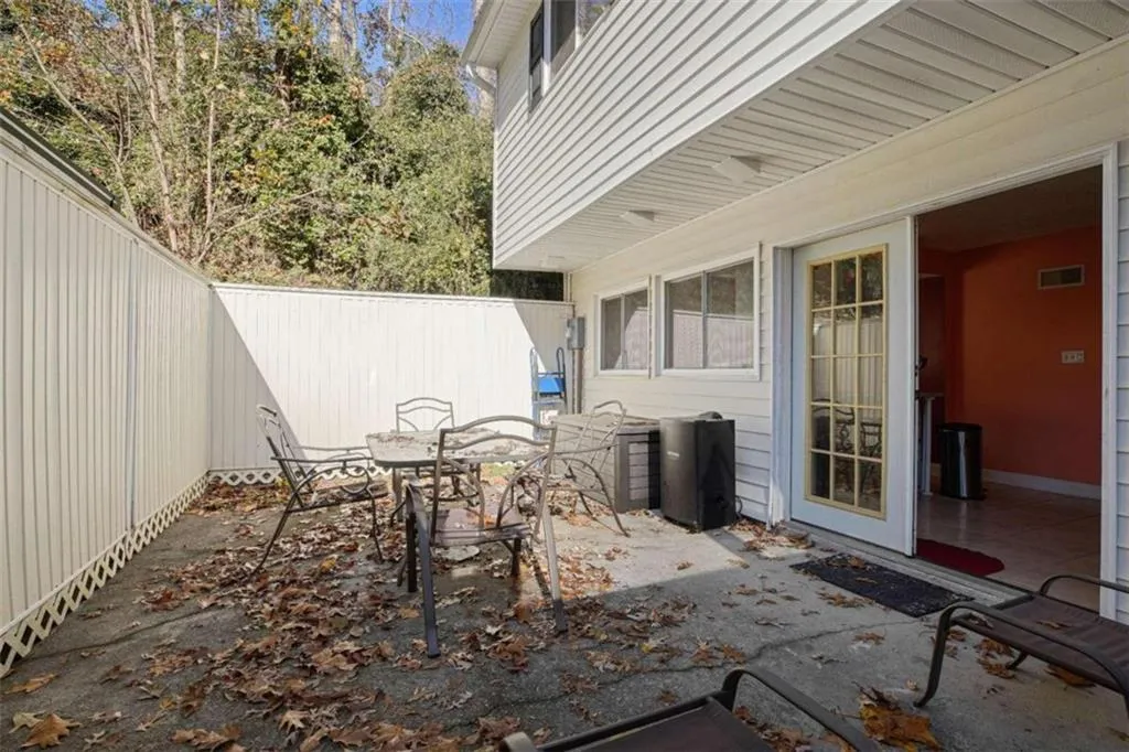 7124 Stonington, Sandy Springs, Georgia 30328, 3 Bedrooms Bedrooms, ,2 BathroomsBathrooms,Residential,Sold,7124 Stonington,6834705