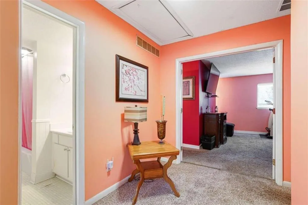 7124 Stonington, Sandy Springs, Georgia 30328, 3 Bedrooms Bedrooms, ,2 BathroomsBathrooms,Residential,Sold,7124 Stonington,6834705