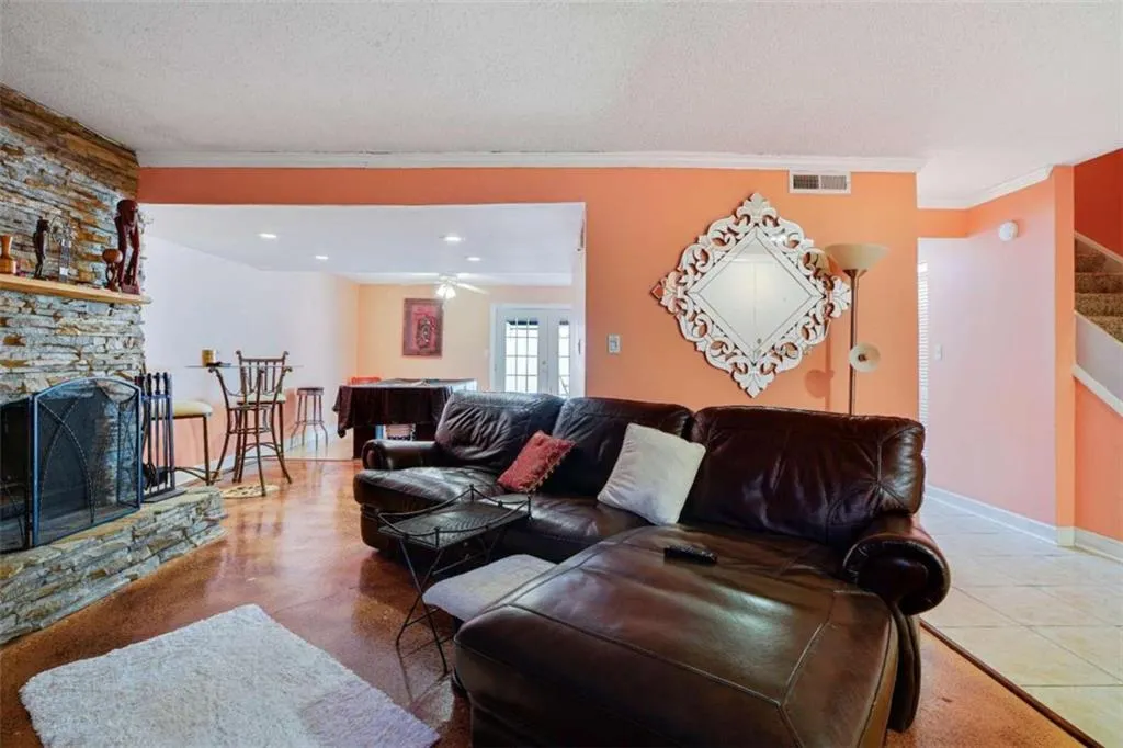 7124 Stonington, Sandy Springs, Georgia 30328, 3 Bedrooms Bedrooms, ,2 BathroomsBathrooms,Residential,Sold,7124 Stonington,6834705