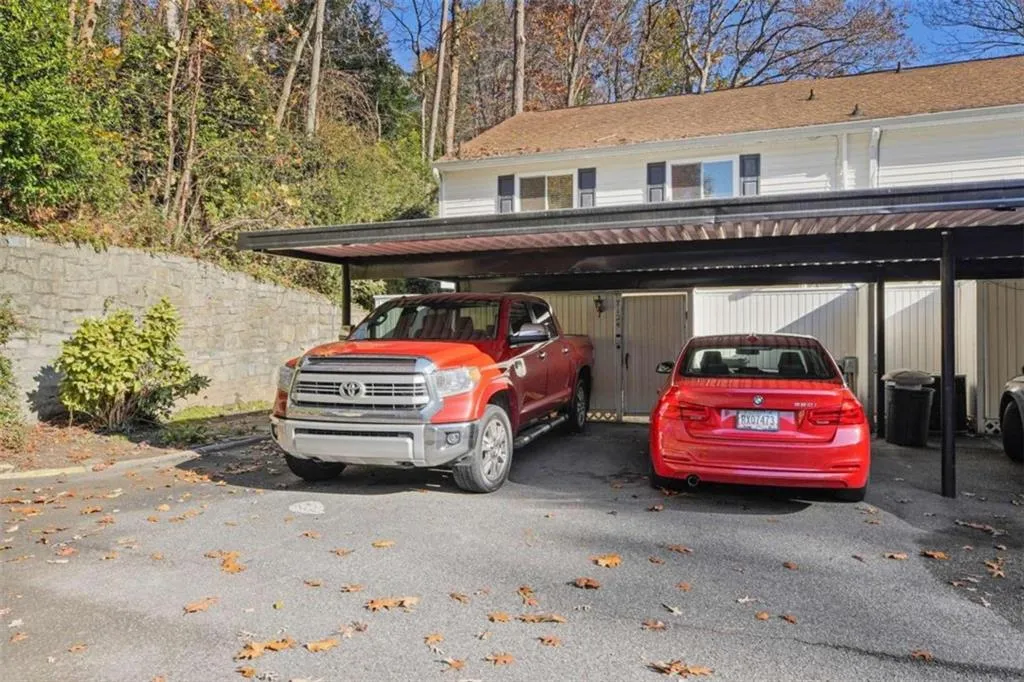 7124 Stonington, Sandy Springs, Georgia 30328, 3 Bedrooms Bedrooms, ,2 BathroomsBathrooms,Residential,Sold,7124 Stonington,6834705