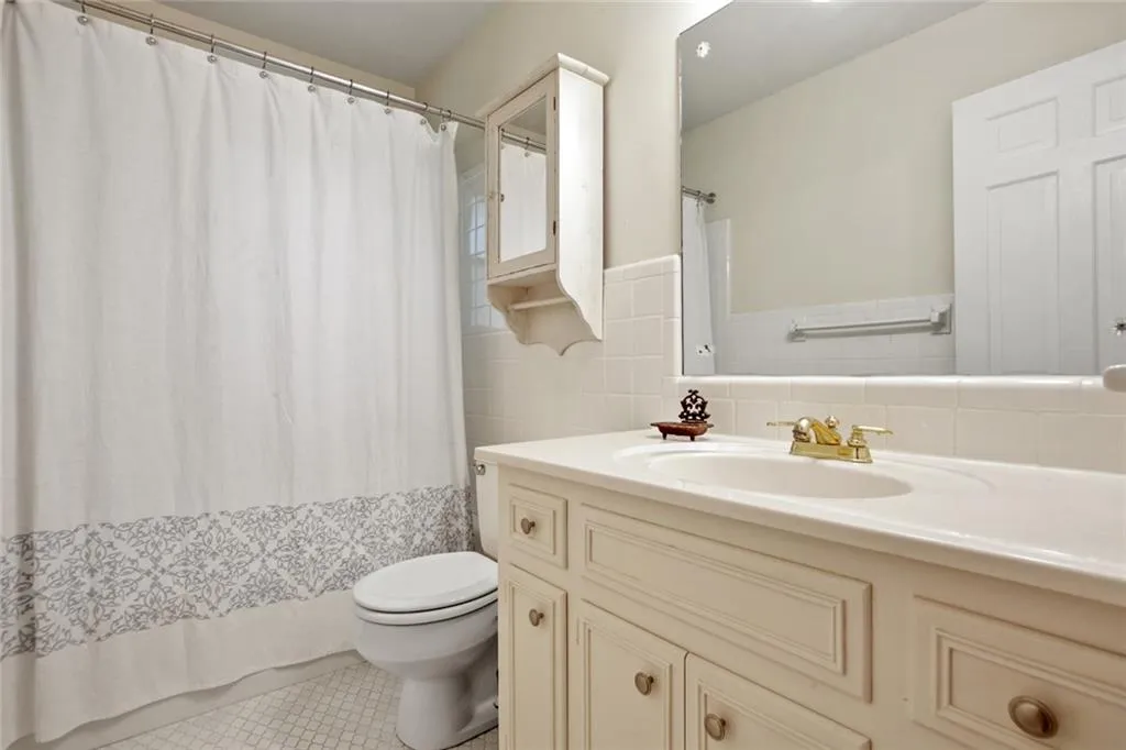 7265 Dunhill Terrace, Sandy Springs, Georgia 30328, 4 Bedrooms Bedrooms, ,3 BathroomsBathrooms,Residential,Sold,7265 Dunhill Terrace,6937857