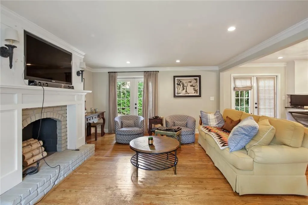 7265 Dunhill Terrace, Sandy Springs, Georgia 30328, 4 Bedrooms Bedrooms, ,3 BathroomsBathrooms,Residential,Sold,7265 Dunhill Terrace,6937857