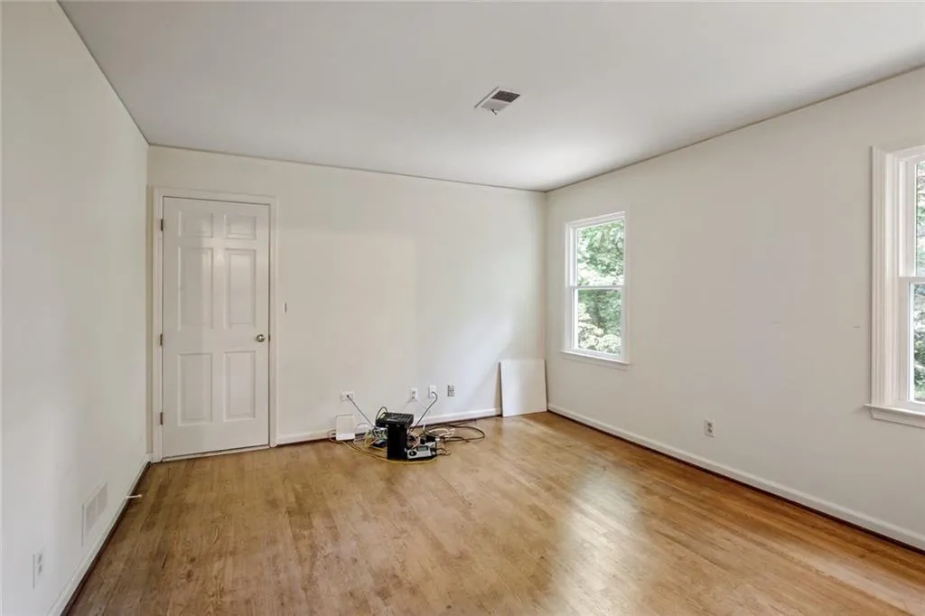 7265 Dunhill Terrace, Sandy Springs, Georgia 30328, 4 Bedrooms Bedrooms, ,3 BathroomsBathrooms,Residential,Sold,7265 Dunhill Terrace,6937857
