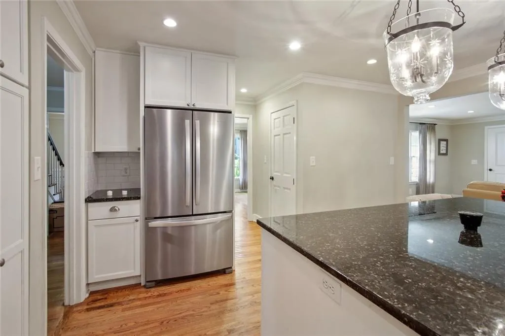 7265 Dunhill Terrace, Sandy Springs, Georgia 30328, 4 Bedrooms Bedrooms, ,3 BathroomsBathrooms,Residential,Sold,7265 Dunhill Terrace,6937857