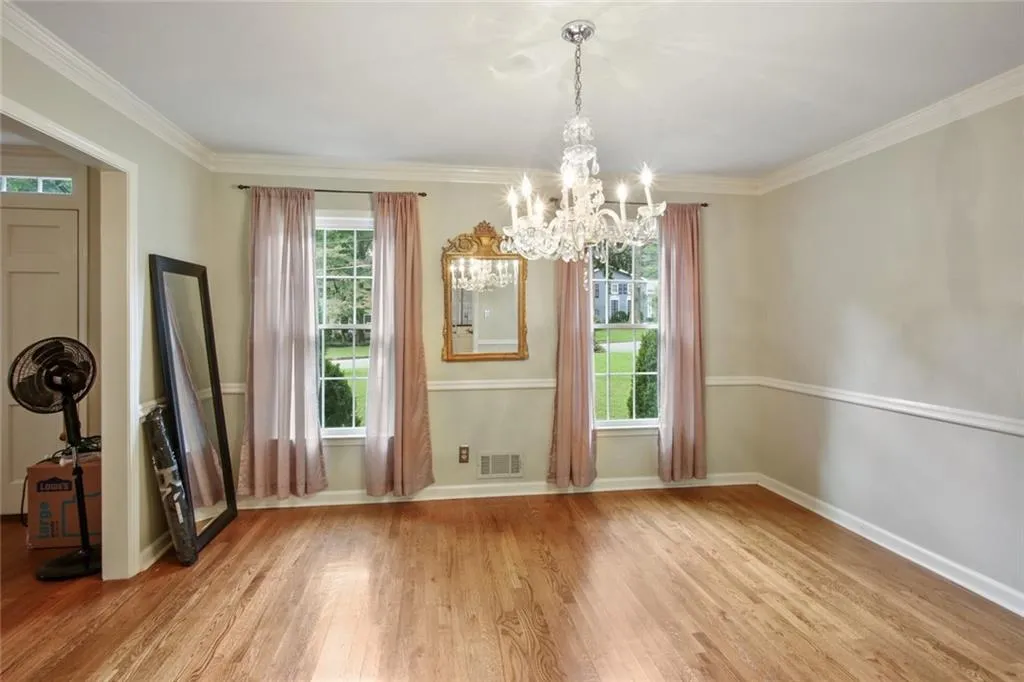 7265 Dunhill Terrace, Sandy Springs, Georgia 30328, 4 Bedrooms Bedrooms, ,3 BathroomsBathrooms,Residential,Sold,7265 Dunhill Terrace,6937857