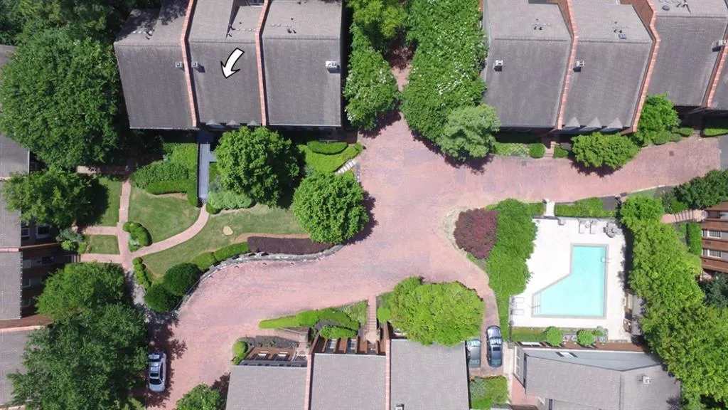 5267 Glenridge Drive Ne Unit 5267, Atlanta, Georgia 30342, 3 Bedrooms Bedrooms, ,3 BathroomsBathrooms,Residential,Sold,5267 Glenridge Drive Ne Unit 5267,7061332