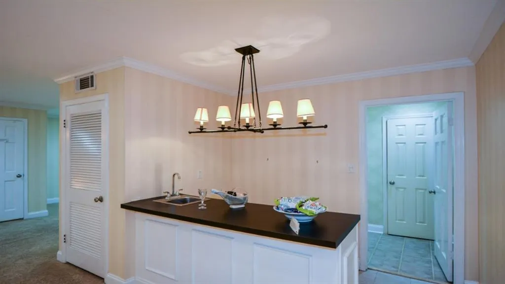 5267 Glenridge Drive Ne Unit 5267, Atlanta, Georgia 30342, 3 Bedrooms Bedrooms, ,3 BathroomsBathrooms,Residential,Sold,5267 Glenridge Drive Ne Unit 5267,7061332