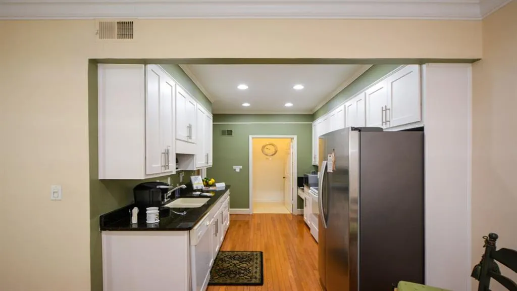 5267 Glenridge Drive Ne Unit 5267, Atlanta, Georgia 30342, 3 Bedrooms Bedrooms, ,3 BathroomsBathrooms,Residential,Sold,5267 Glenridge Drive Ne Unit 5267,7061332