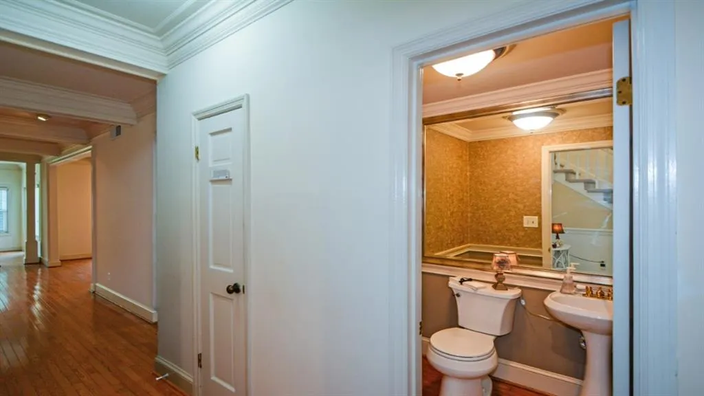 5267 Glenridge Drive Ne Unit 5267, Atlanta, Georgia 30342, 3 Bedrooms Bedrooms, ,3 BathroomsBathrooms,Residential,Sold,5267 Glenridge Drive Ne Unit 5267,7061332