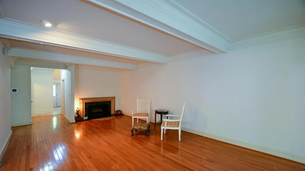 5267 Glenridge Drive Ne Unit 5267, Atlanta, Georgia 30342, 3 Bedrooms Bedrooms, ,3 BathroomsBathrooms,Residential,Sold,5267 Glenridge Drive Ne Unit 5267,7061332