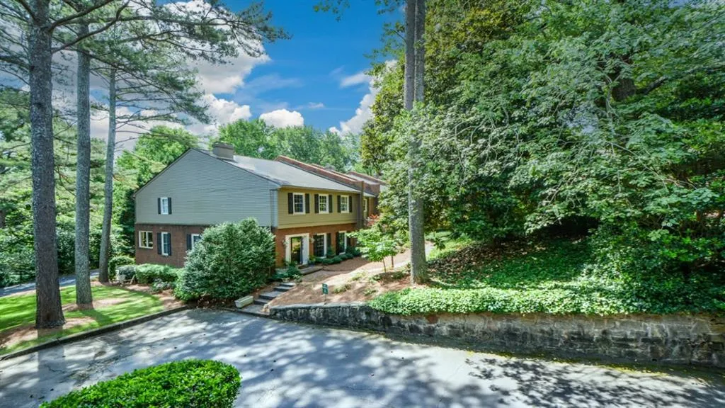 5267 Glenridge Drive Ne Unit 5267, Atlanta, Georgia 30342, 3 Bedrooms Bedrooms, ,3 BathroomsBathrooms,Residential,Sold,5267 Glenridge Drive Ne Unit 5267,7061332