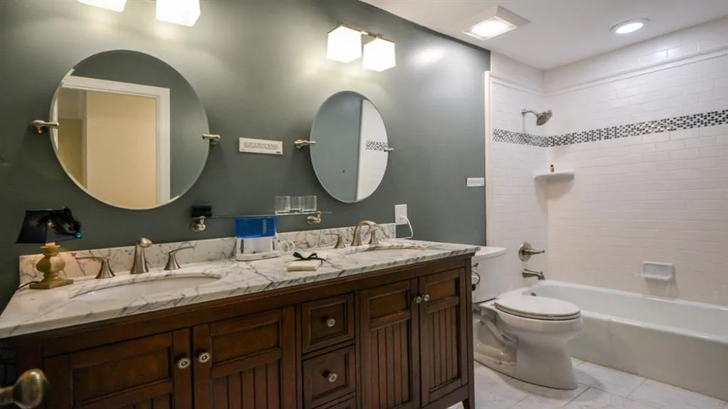 5267 Glenridge Drive Ne Unit 5267, Atlanta, Georgia 30342, 3 Bedrooms Bedrooms, ,3 BathroomsBathrooms,Residential,Sold,5267 Glenridge Drive Ne Unit 5267,7061332