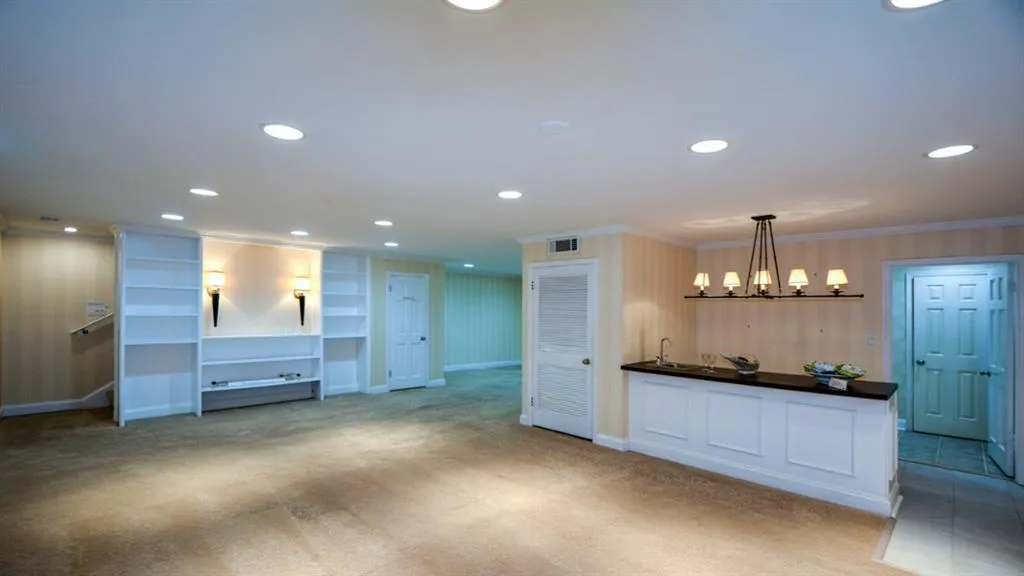 5267 Glenridge Drive Ne Unit 5267, Atlanta, Georgia 30342, 3 Bedrooms Bedrooms, ,3 BathroomsBathrooms,Residential,Sold,5267 Glenridge Drive Ne Unit 5267,7061332