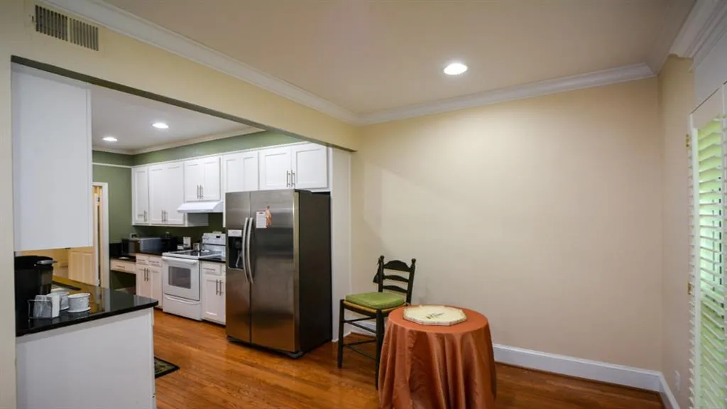 5267 Glenridge Drive Ne Unit 5267, Atlanta, Georgia 30342, 3 Bedrooms Bedrooms, ,3 BathroomsBathrooms,Residential,Sold,5267 Glenridge Drive Ne Unit 5267,7061332