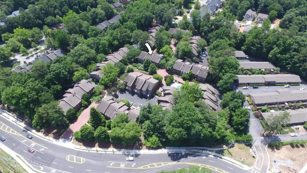 5267 Glenridge Drive Ne Unit 5267, Atlanta, Georgia 30342, 3 Bedrooms Bedrooms, ,3 BathroomsBathrooms,Residential,Sold,5267 Glenridge Drive Ne Unit 5267,7061332