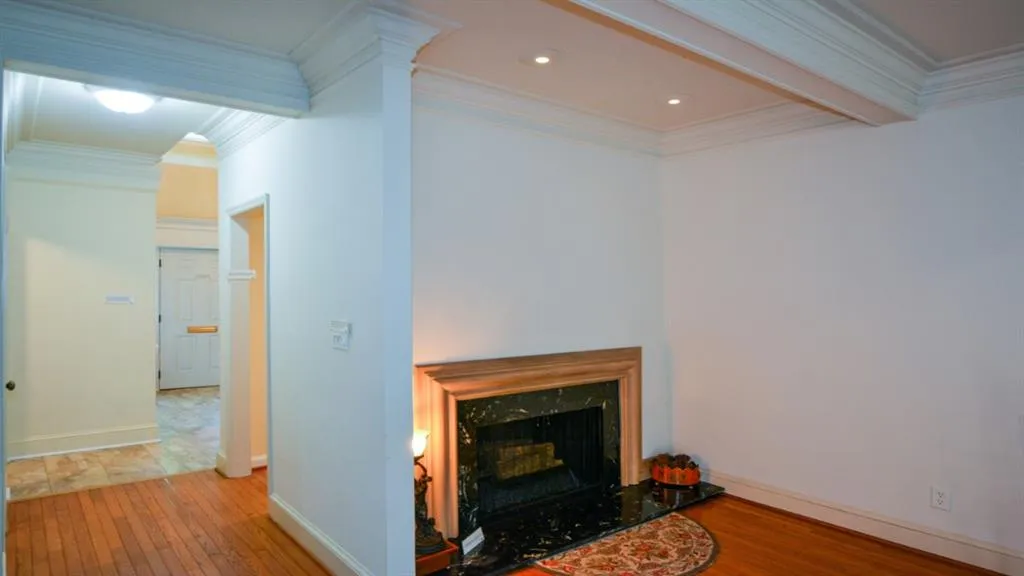 5267 Glenridge Drive Ne Unit 5267, Atlanta, Georgia 30342, 3 Bedrooms Bedrooms, ,3 BathroomsBathrooms,Residential,Sold,5267 Glenridge Drive Ne Unit 5267,7061332