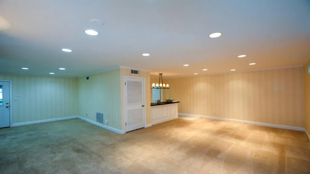 5267 Glenridge Drive Ne Unit 5267, Atlanta, Georgia 30342, 3 Bedrooms Bedrooms, ,3 BathroomsBathrooms,Residential,Sold,5267 Glenridge Drive Ne Unit 5267,7061332