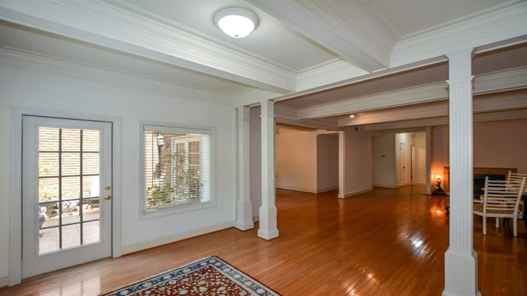 5267 Glenridge Drive Ne Unit 5267, Atlanta, Georgia 30342, 3 Bedrooms Bedrooms, ,3 BathroomsBathrooms,Residential,Sold,5267 Glenridge Drive Ne Unit 5267,7061332