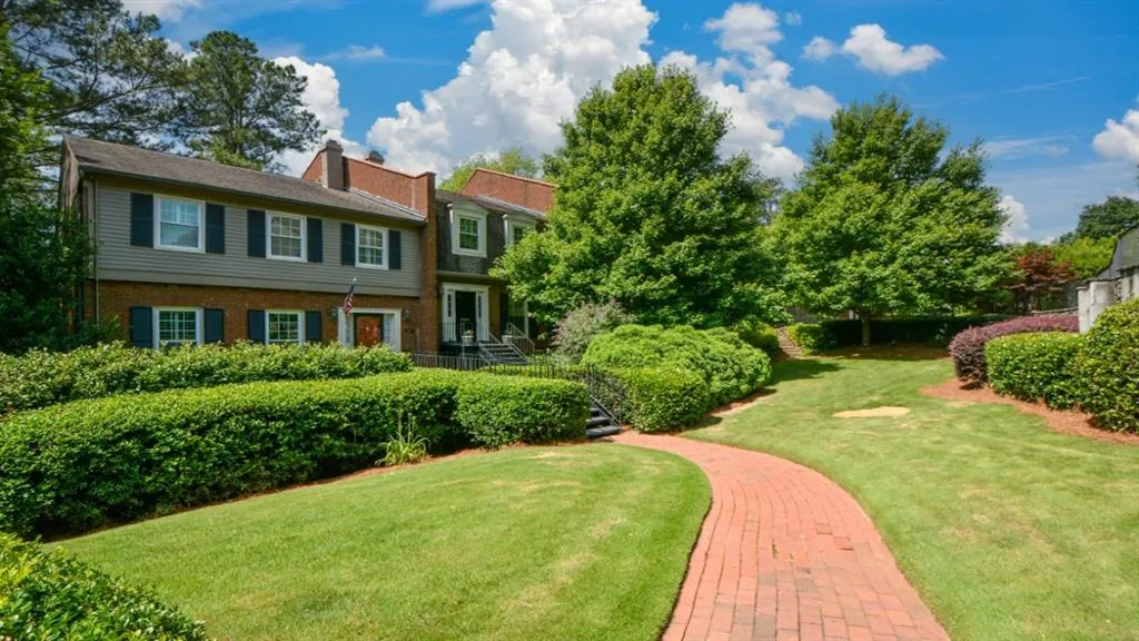 5267 Glenridge Drive Ne Unit 5267, Atlanta, Georgia 30342, 3 Bedrooms Bedrooms, ,3 BathroomsBathrooms,Residential,Sold,5267 Glenridge Drive Ne Unit 5267,7061332