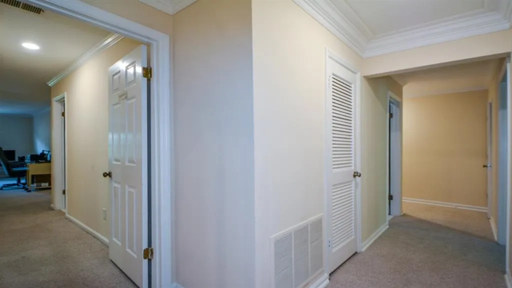 5267 Glenridge Drive Ne Unit 5267, Atlanta, Georgia 30342, 3 Bedrooms Bedrooms, ,3 BathroomsBathrooms,Residential,Sold,5267 Glenridge Drive Ne Unit 5267,7061332