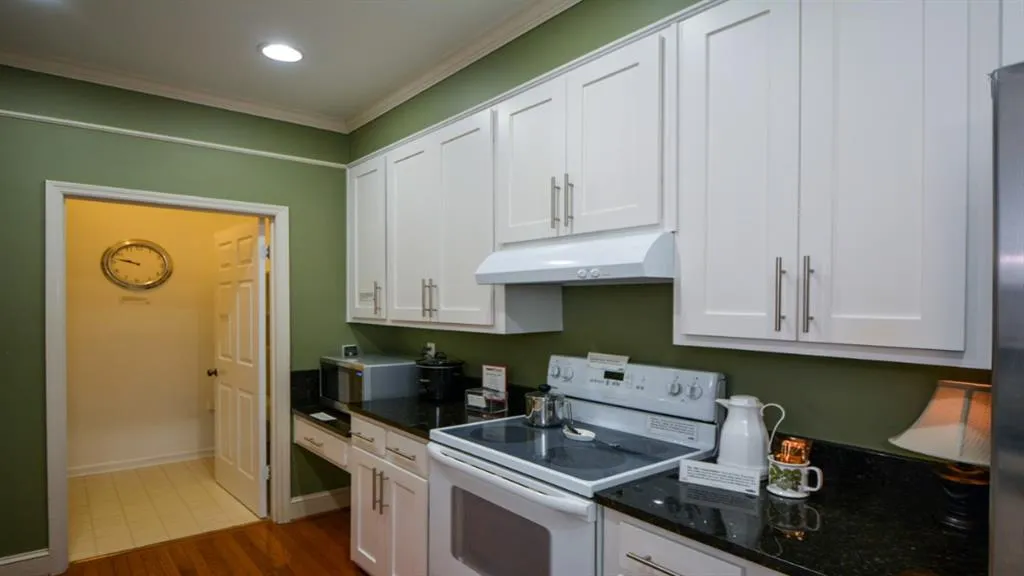 5267 Glenridge Drive Ne Unit 5267, Atlanta, Georgia 30342, 3 Bedrooms Bedrooms, ,3 BathroomsBathrooms,Residential,Sold,5267 Glenridge Drive Ne Unit 5267,7061332