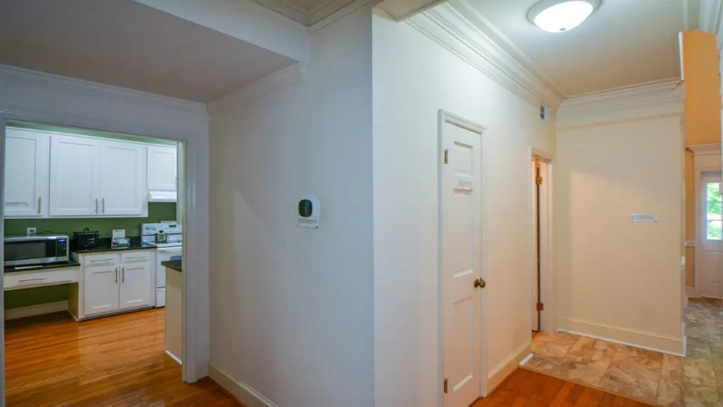 5267 Glenridge Drive Ne Unit 5267, Atlanta, Georgia 30342, 3 Bedrooms Bedrooms, ,3 BathroomsBathrooms,Residential,Sold,5267 Glenridge Drive Ne Unit 5267,7061332