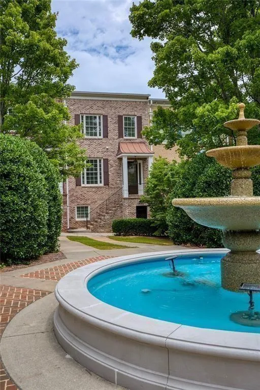 956 Persimmon Point Ne, Sandy Springs, Georgia 30328, 2 Bedrooms Bedrooms, ,2 BathroomsBathrooms,Residential,For Sale,956 Persimmon Point Ne,7667585
