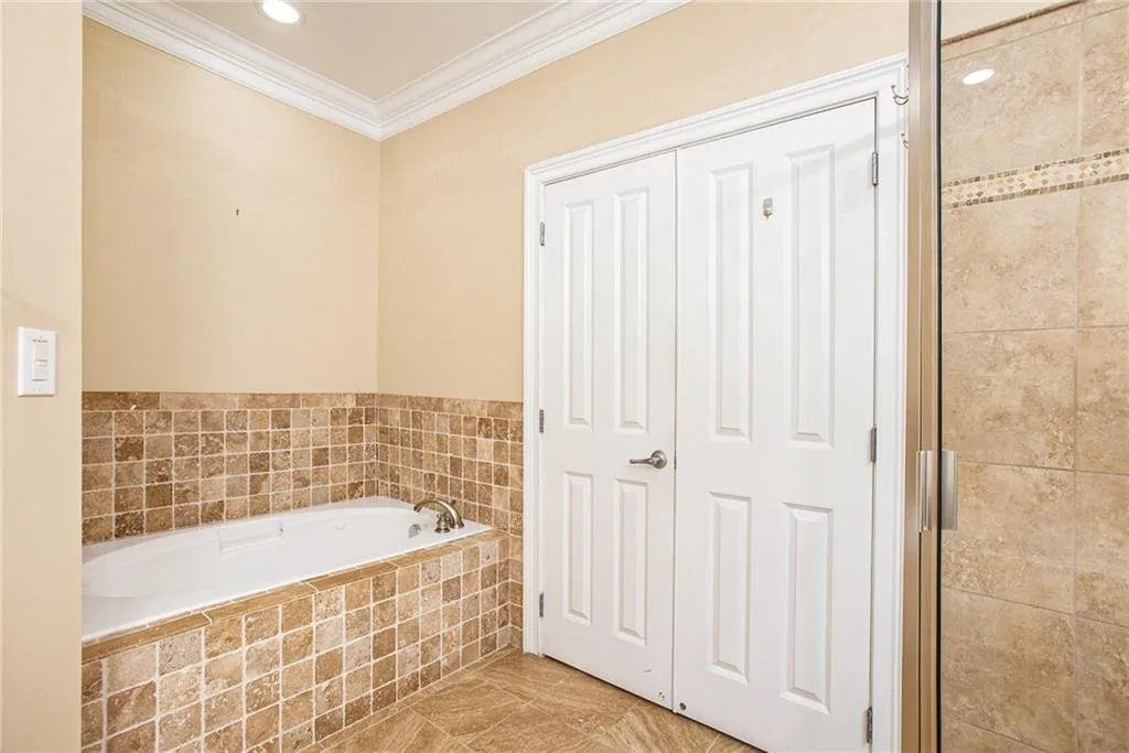 5550 Glenridge Park Unit 1202, Sandy Springs, Georgia 30342, 2 Bedrooms Bedrooms, ,2 BathroomsBathrooms,Residential,Sold,5550 Glenridge Park Unit 1202,7478154 5550 Glenridge Park Unit 1202, Sandy Springs, Georgia 30342, 2 Bedrooms Bedrooms, ,2 BathroomsBathrooms,Residential,Sold,5550 Glenridge Park Unit 1202,7478154