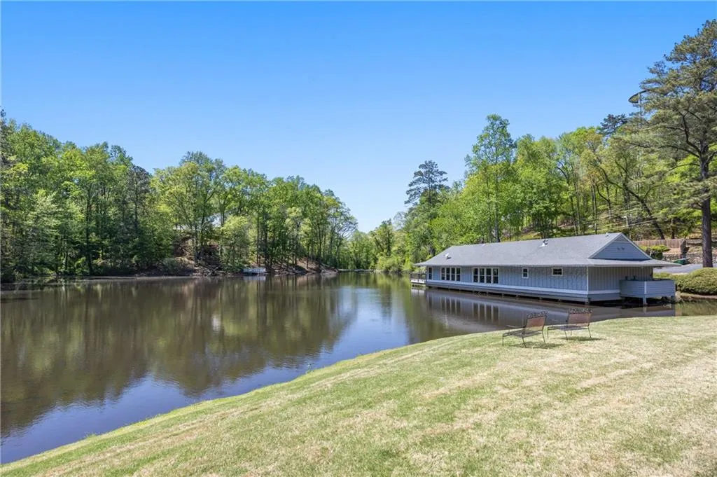 1000 N Harbor Court, Atlanta, Georgia 30328, 4 Bedrooms Bedrooms, ,3 BathroomsBathrooms,Residential,Sold,1000 N Harbor Court,7555423