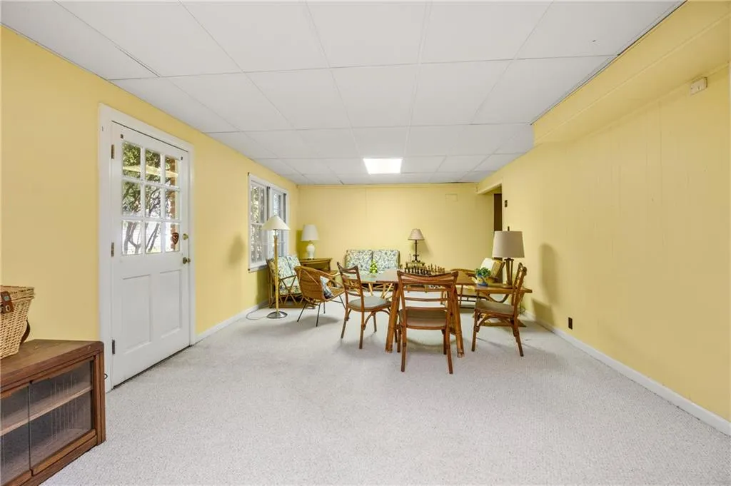 1000 N Harbor Court, Atlanta, Georgia 30328, 4 Bedrooms Bedrooms, ,3 BathroomsBathrooms,Residential,Sold,1000 N Harbor Court,7555423