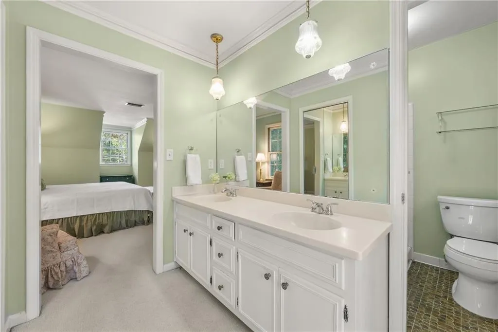 1000 N Harbor Court, Atlanta, Georgia 30328, 4 Bedrooms Bedrooms, ,3 BathroomsBathrooms,Residential,Sold,1000 N Harbor Court,7555423