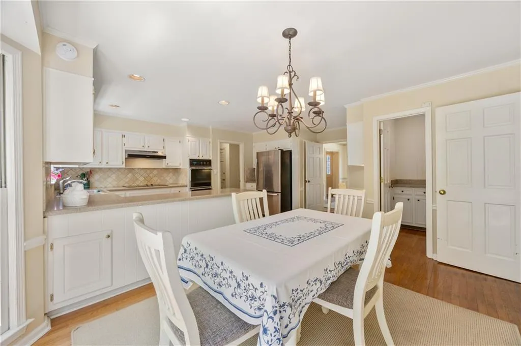 1000 N Harbor Court, Atlanta, Georgia 30328, 4 Bedrooms Bedrooms, ,3 BathroomsBathrooms,Residential,Sold,1000 N Harbor Court,7555423