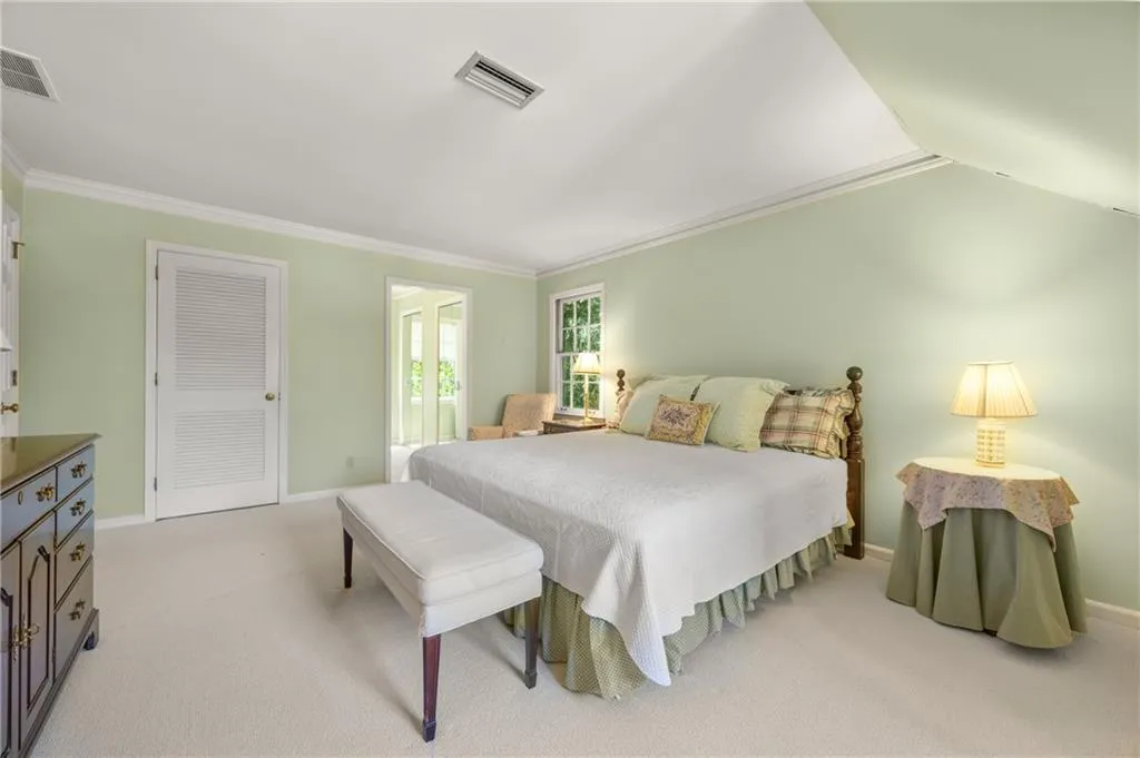 1000 N Harbor Court, Atlanta, Georgia 30328, 4 Bedrooms Bedrooms, ,3 BathroomsBathrooms,Residential,Sold,1000 N Harbor Court,7555423