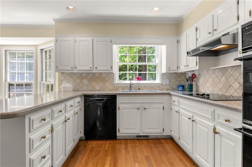 1000 N Harbor Court, Atlanta, Georgia 30328, 4 Bedrooms Bedrooms, ,3 BathroomsBathrooms,Residential,Sold,1000 N Harbor Court,7555423