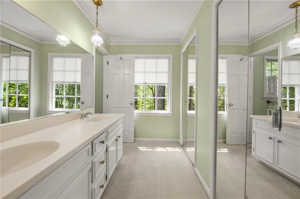 1000 N Harbor Court, Atlanta, Georgia 30328, 4 Bedrooms Bedrooms, ,3 BathroomsBathrooms,Residential,Sold,1000 N Harbor Court,7555423
