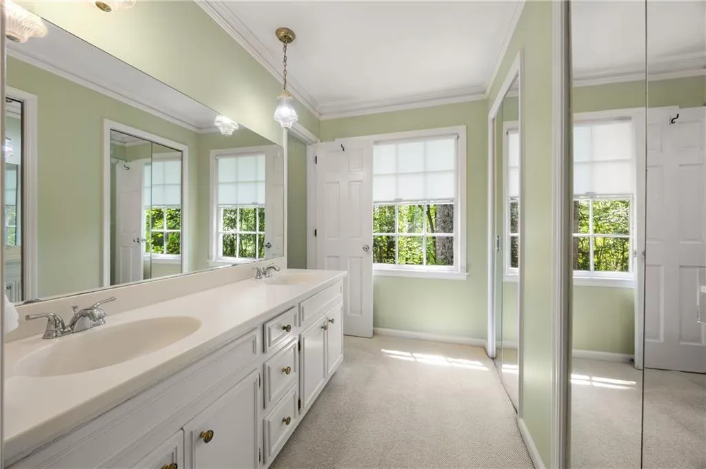 1000 N Harbor Court, Atlanta, Georgia 30328, 4 Bedrooms Bedrooms, ,3 BathroomsBathrooms,Residential,Sold,1000 N Harbor Court,7555423