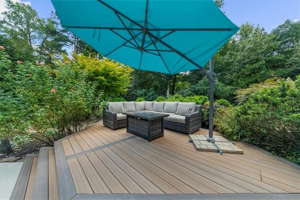 composite deck looking to the pool