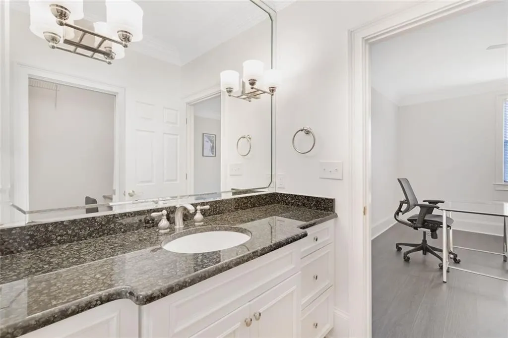 2499 Peachtree Road Ne Unit 503, Atlanta, Georgia 30305, 2 Bedrooms Bedrooms, ,2 BathroomsBathrooms,Residential,For Sale,2499 Peachtree Road Ne Unit 503,7631846