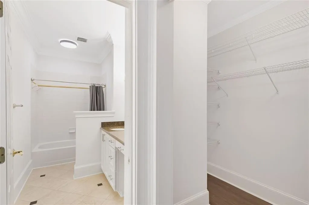 2499 Peachtree Road Ne Unit 503, Atlanta, Georgia 30305, 2 Bedrooms Bedrooms, ,2 BathroomsBathrooms,Residential,For Sale,2499 Peachtree Road Ne Unit 503,7631846
